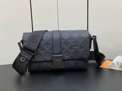 Louis Vuitton Original Messenger Bags Authentic Monogram Canvas
