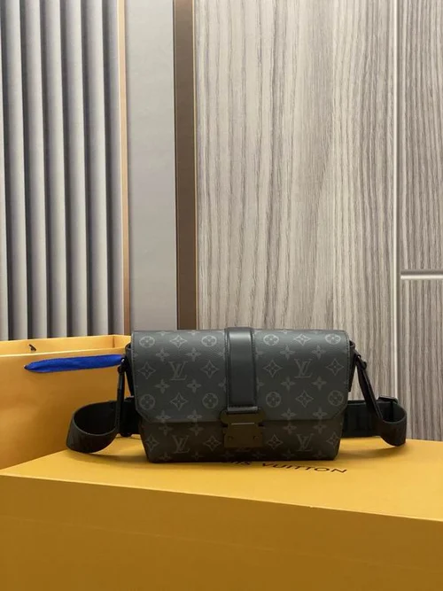 Louis Vuitton Original Messenger Bags Authentic Monogram Canvas