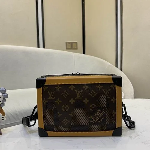 Louis Vuitton Original Messenger Bags Authentic Monogram Canvas