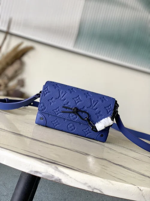 Louis Vuitton Original Messenger Bags Authentic Monogram Canvas