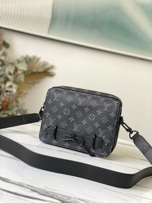 Louis Vuitton Original Messenger Bags Authentic Monogram Canvas