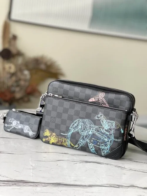 Louis Vuitton Original Messenger Bags Authentic Monogram Canvas