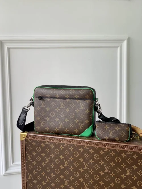 Louis Vuitton Original Messenger Bags Authentic Monogram Canvas
