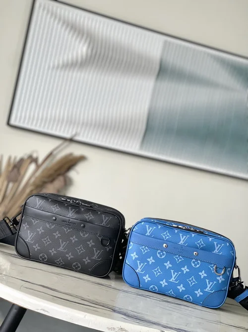 Louis Vuitton Original Messenger Bags Authentic Monogram Canvas