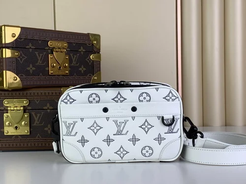 Louis Vuitton Original Messenger Bags Authentic Monogram Canvas