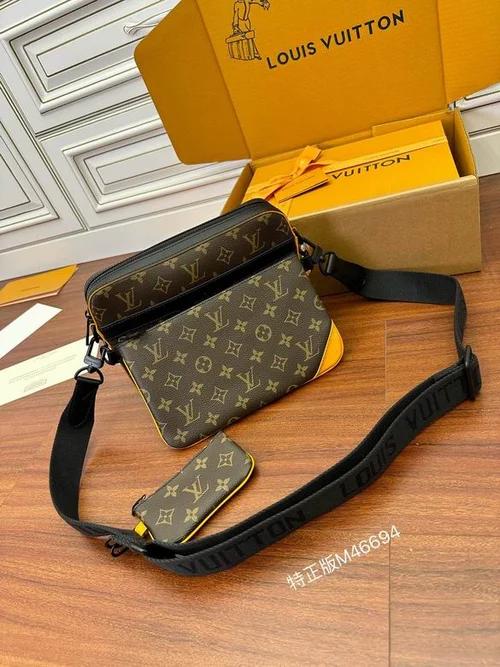 Louis Vuitton Original Messenger Bags Authentic Monogram Canvas
