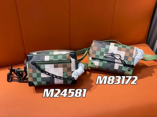 Louis Vuitton Original Messenger Bags Authentic Monogram Canvas