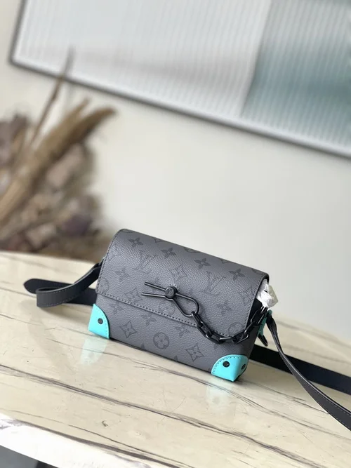 Louis Vuitton Original Messenger Bags Authentic Monogram Canvas