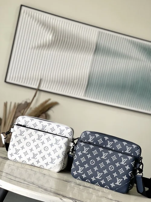 Louis Vuitton Original Messenger Bags Authentic Monogram Canvas