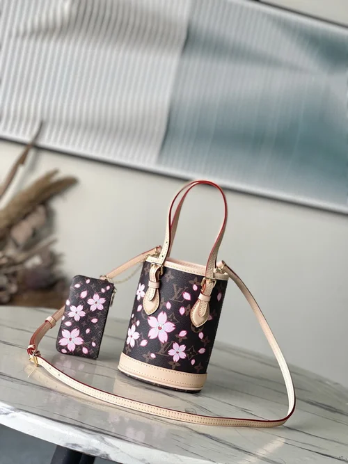 Louis Vuitton Original Bucket Bags Authentic Monogram Canvas