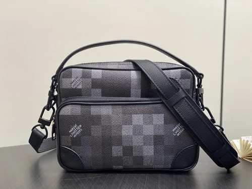 Louis Vuitton Original Messenger Bags Authentic Monogram Canvas