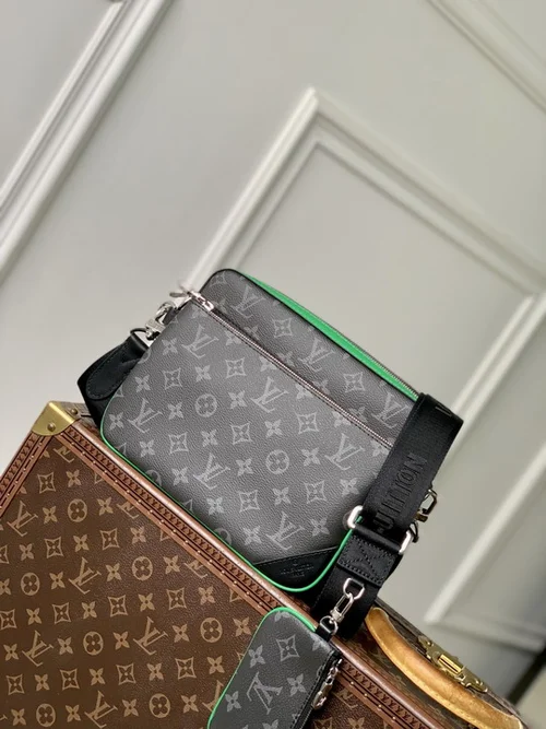 Louis Vuitton Original Messenger Bags Authentic Monogram Canvas
