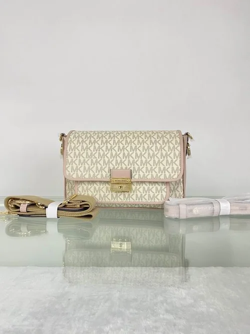 11 Michael Kors New Bradshaw Large Tote Women Luxury Leather