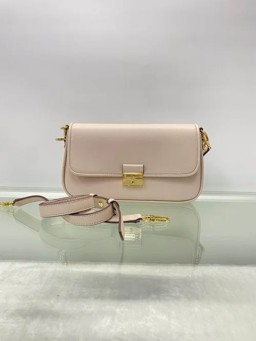 11 Michael Kors New Bradshaw Large Tote Women Luxury Leather