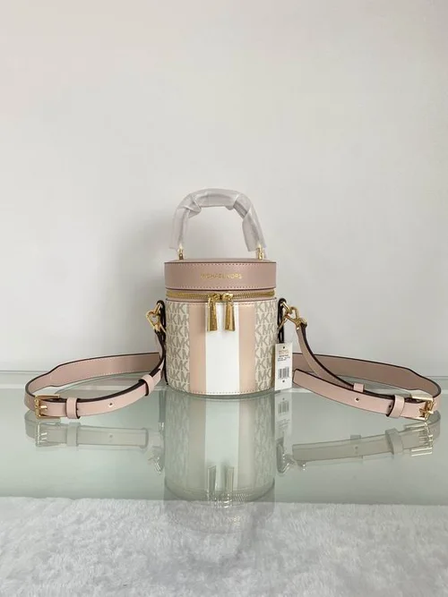 11 Michael Kors New Other Designer Bags Luxury Collection