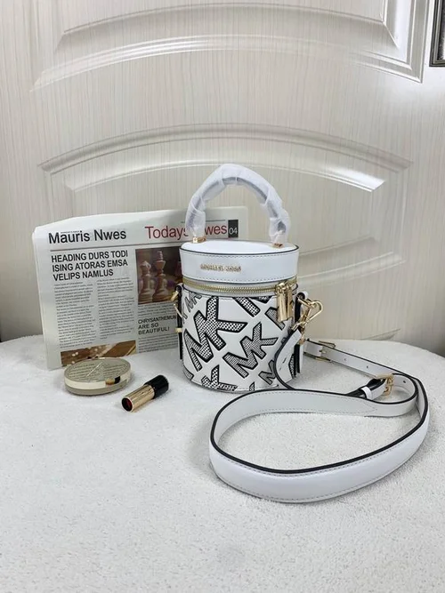 11 Michael Kors New Other Designer Bags Luxury Collection