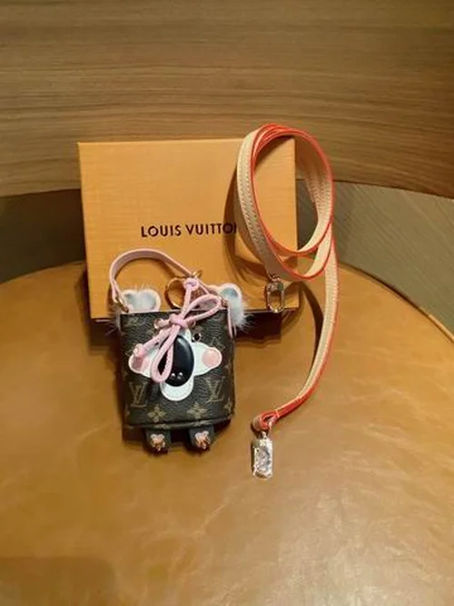 Key Ring LV  keyring