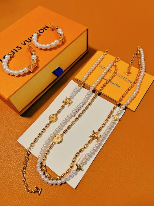 LV Jewelry LV Suits