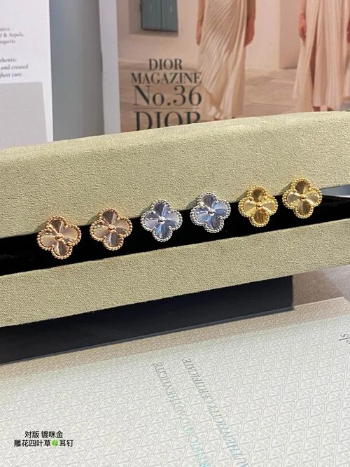 Van Cleef & Arpels Van Cleef& Arpels Earring