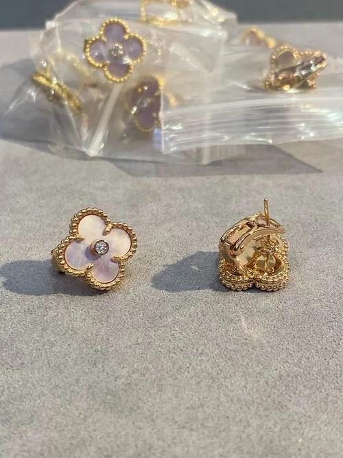 Van Cleef & Arpels Van Cleef& Arpels Earring