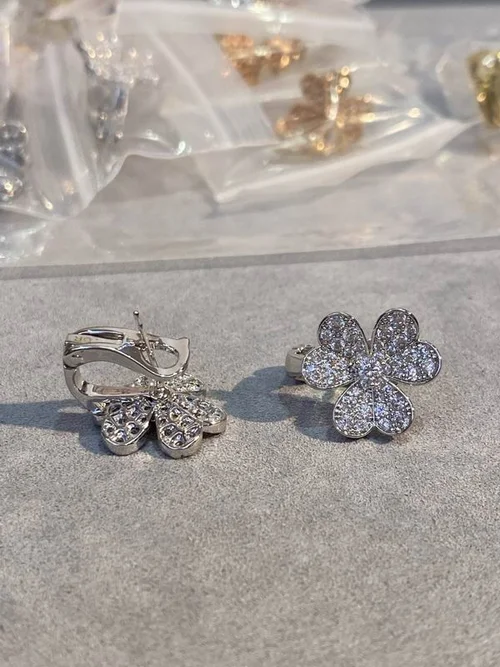 Van Cleef & Arpels Van Cleef& Arpels Earring