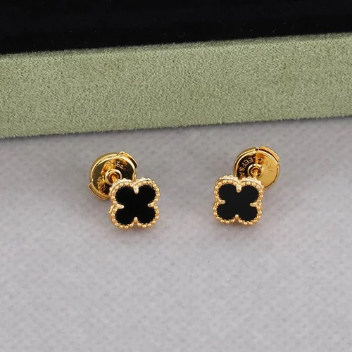 Van Cleef & Arpels Van Cleef& Arpels Earring
