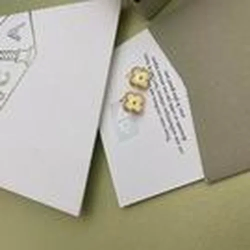 Van Cleef & Arpels Van Cleef& Arpels Earring