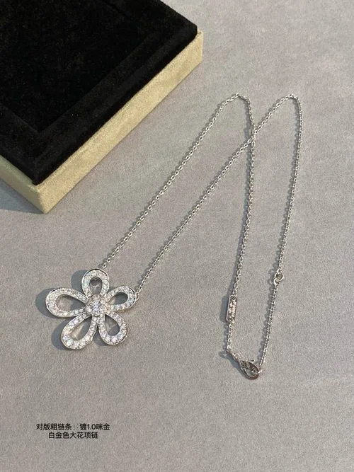 Van Cleef & Arpels Van Cleef & Arpels necklace