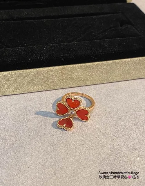 Van Cleef & Arpels Van Cleef & Arpels ring