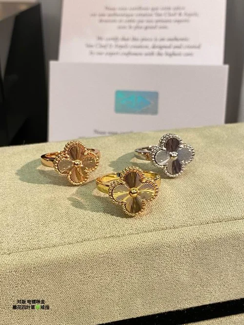 Van Cleef & Arpels Van Cleef & Arpels ring