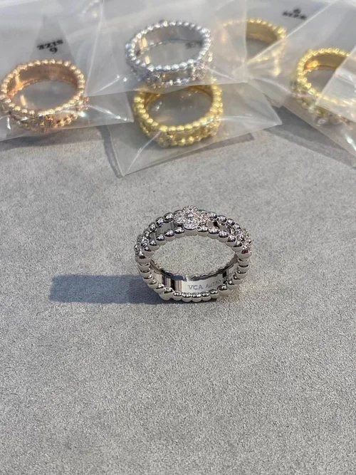 Van Cleef & Arpels Van Cleef & Arpels ring