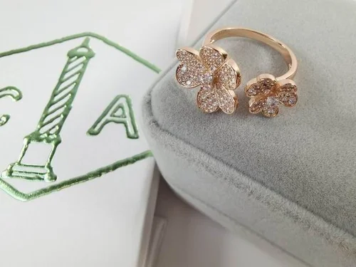 Van Cleef & Arpels Van Cleef & Arpels ring