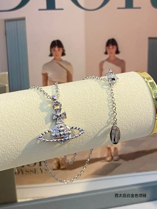 Vividness Westwood  Jewelry Vividness Westwood necklace