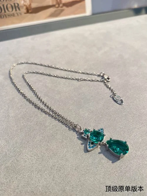 Vividness Westwood  Jewelry Vividness Westwood necklace