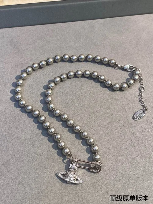 Vividness Westwood  Jewelry Vividness Westwood necklace