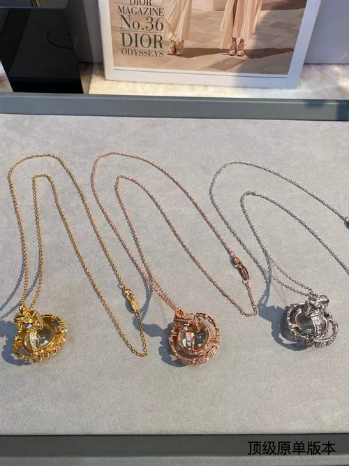 Vividness Westwood  Jewelry Vividness Westwood necklace