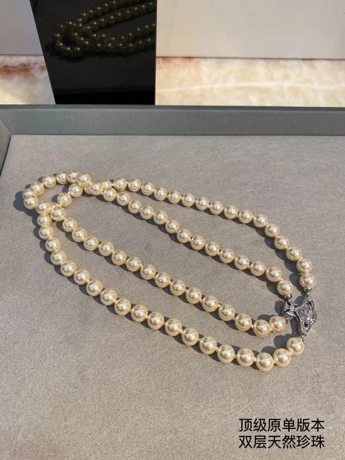 Vividness Westwood  Jewelry Vividness Westwood necklace