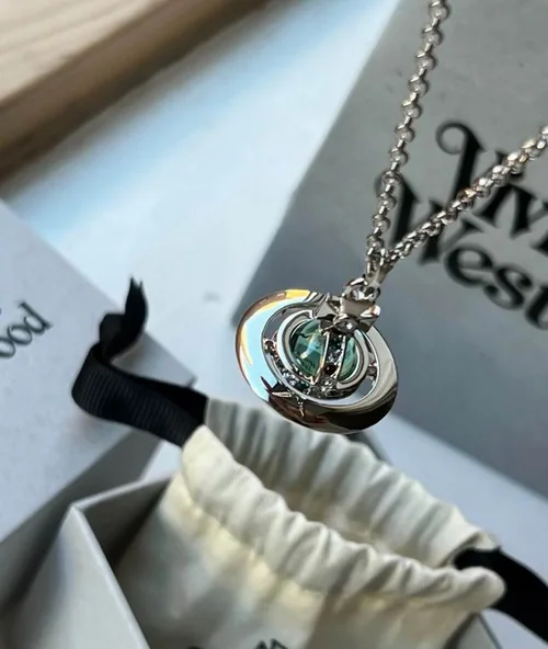 Vividness Westwood  Jewelry Vividness Westwood necklace