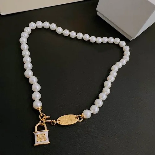 Vividness Westwood  Jewelry Vividness Westwood necklace