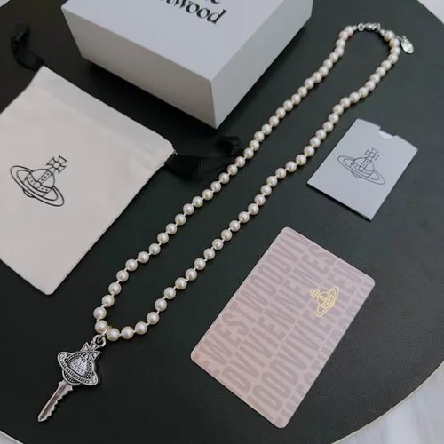 Vividness Westwood  Jewelry Vividness Westwood necklace