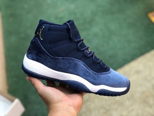 Air Jordan 11 WMNS Midnight Navy Navy Velvet Basketball Shoes AR0715-441