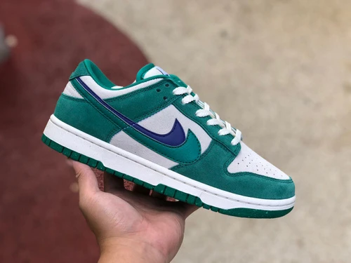 Nike Dunk Low SE Sail White Green DO9457-101