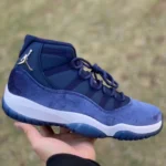 Air Jordan 11 WMNS Midnight Navy Navy Velvet Basketball Shoes AR0715-441