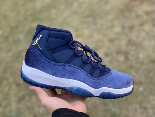 Air Jordan 11 WMNS Midnight Navy Navy Velvet Basketball Shoes AR0715-441
