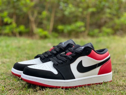 Air Jordan 1 Low Black Toe Classic Low-Top Sneaker 553558-116