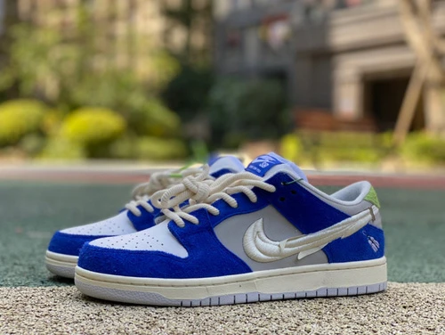 FLY x Nike SB Dunk Low Game Royal White Blue DQ5130-400