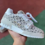 LOUIS VUITTON Trainer Beige