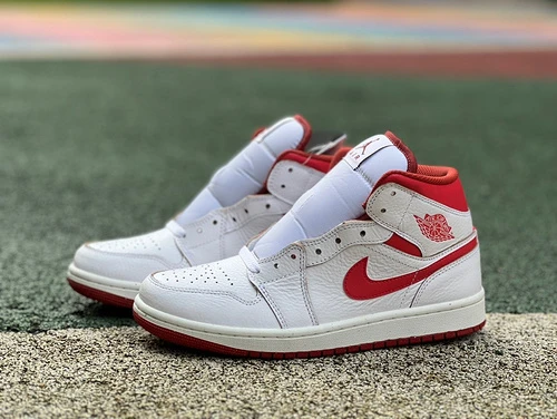 Air Jordan 1 Mid SE Dune Red White Red Sneakers FJ3458-160