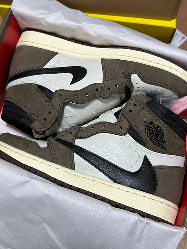 Air Jordan 1 Travis Scott