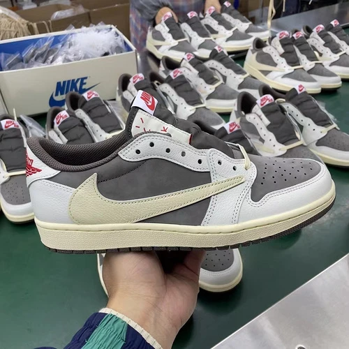 Air Jordan 1 Travis Scott